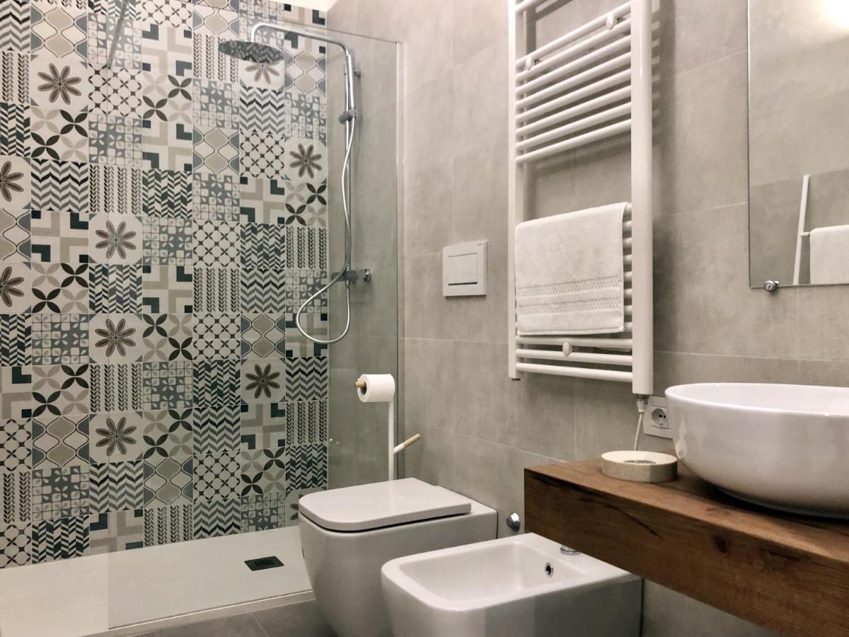 Laus Teatro Petruzzelli Suite Bari Luaran gambar